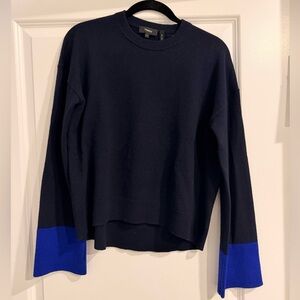 Theory Women’s Navy and Blue Sweater